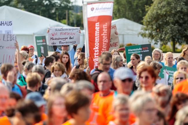 "Alarmstufe Rot - Krankenhäuser in Gefahr" - Protestkundgebung in Potsdam Bild 4